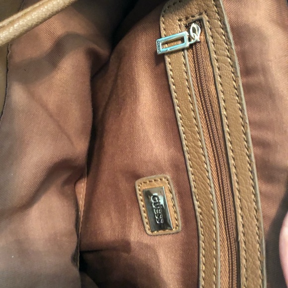 GUESS LEATHER BOOK-BAG‼️ - Picture 5 of 7